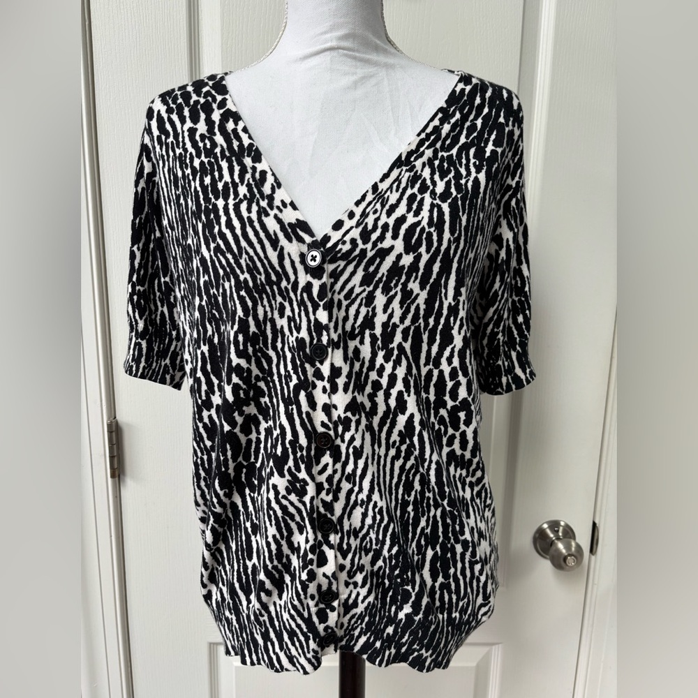 TALBOTS WOMAN Animal Zebra Print Cardigan Size X Sweater Black White Sh Sleeve